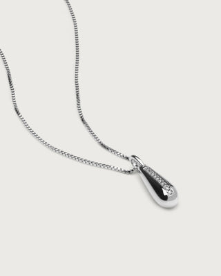 Noir necklace