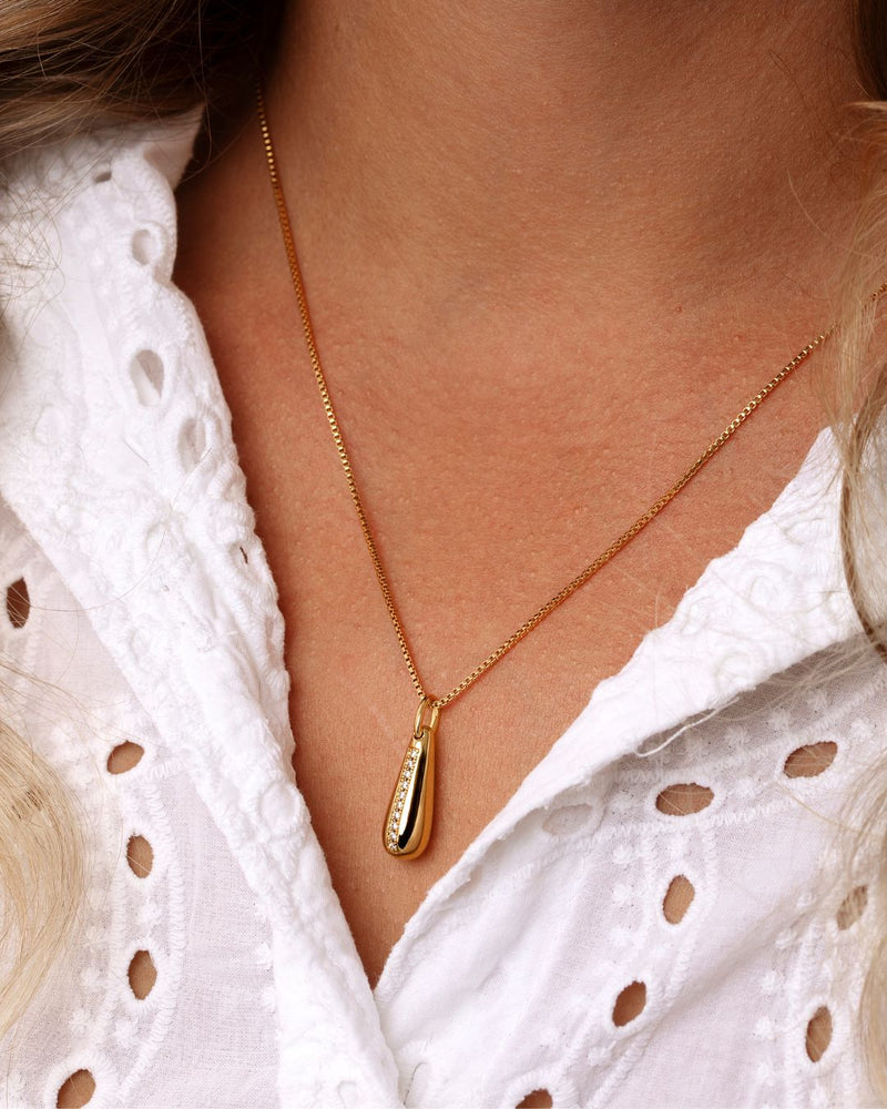 Noir necklace