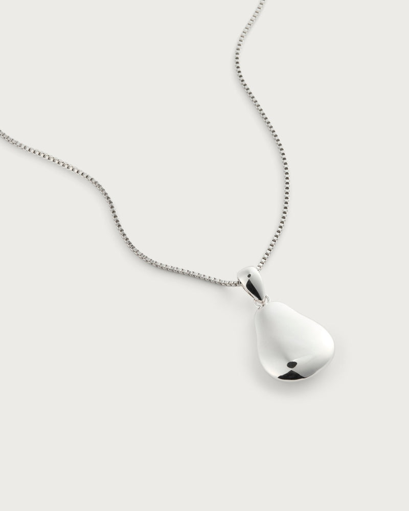 Stay Close necklace